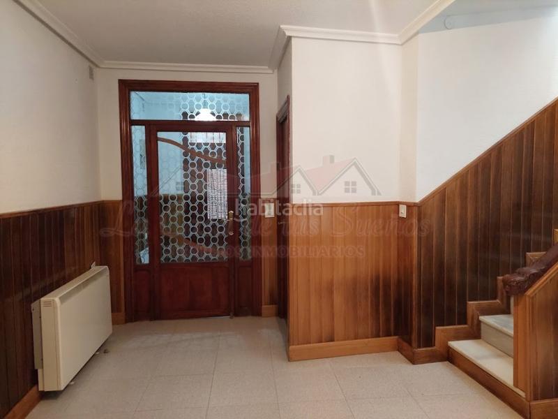 Foto f79ce4c3-ec35-49b0-8323-7e440d032733. Casa a Sax