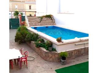 Casa a Caudete. Casa amplia y luminosa con piscina