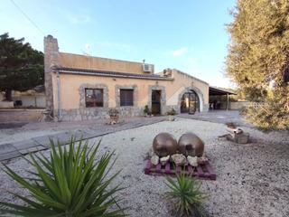 Casa a Sax. Espectacular villa en sax con 17.000m2 de parcela