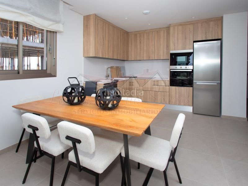 Foto d8615bbf-6ae3-46ea-a39b-338fbe798f4c. Àtic amb aparcament a Playa Tamarit-Playa Lissa Santa Pola