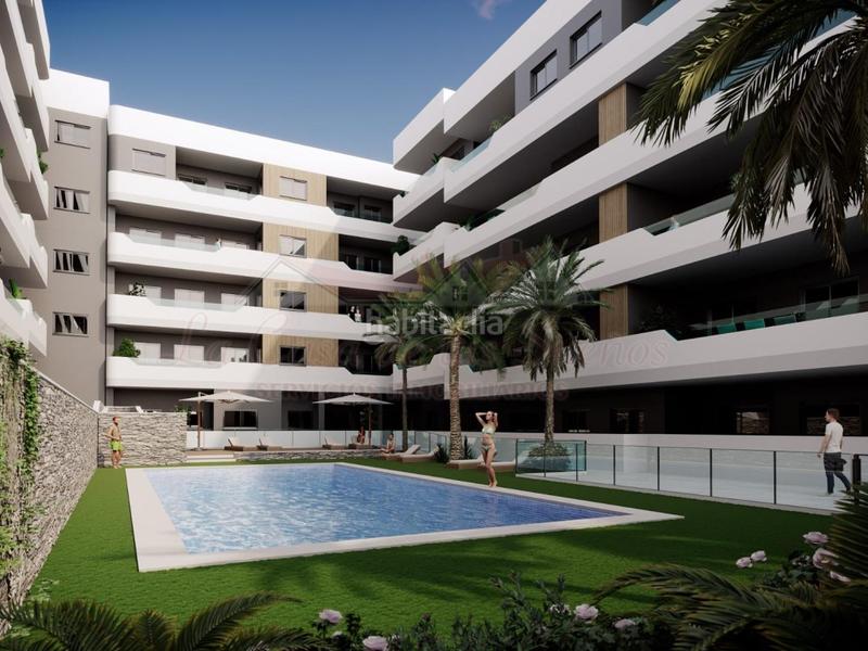 Foto edfc817a-50ba-48c0-9a9f-f10b6fde58a5. Àtic amb aparcament a Norte Santa Pola