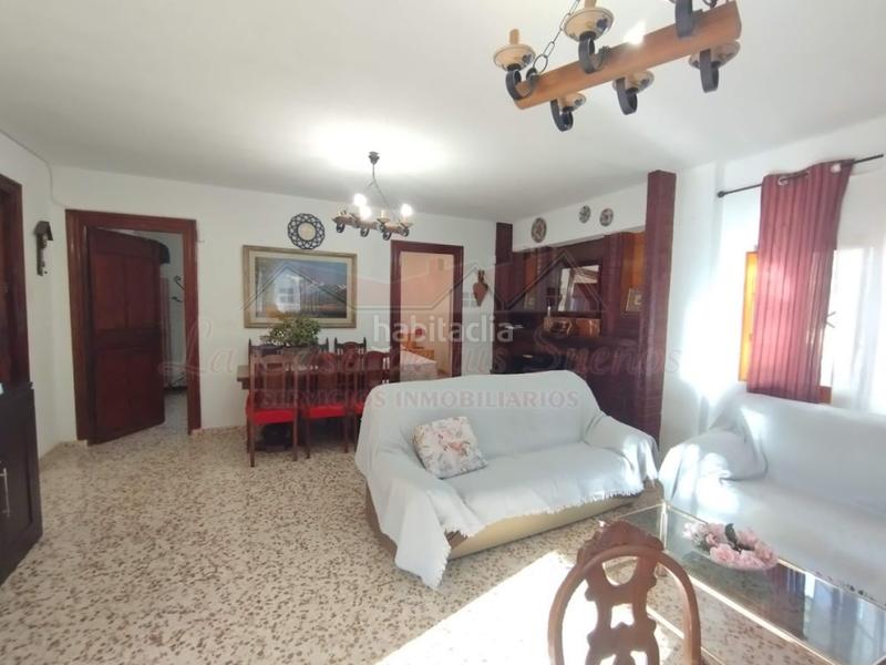 Foto 0ef65ed6-3a53-4263-af1e-ef29fe266906. Bauernhof in Sax