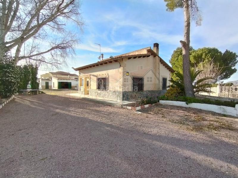 Foto 1ae61132-d35c-4bf2-abcd-b3dff38456c8. Bauernhof in Sax