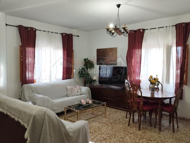 Foto 7c9cc8a3-7576-4e9c-a4d5-229ac3b62fc0. Bauernhof in Sax