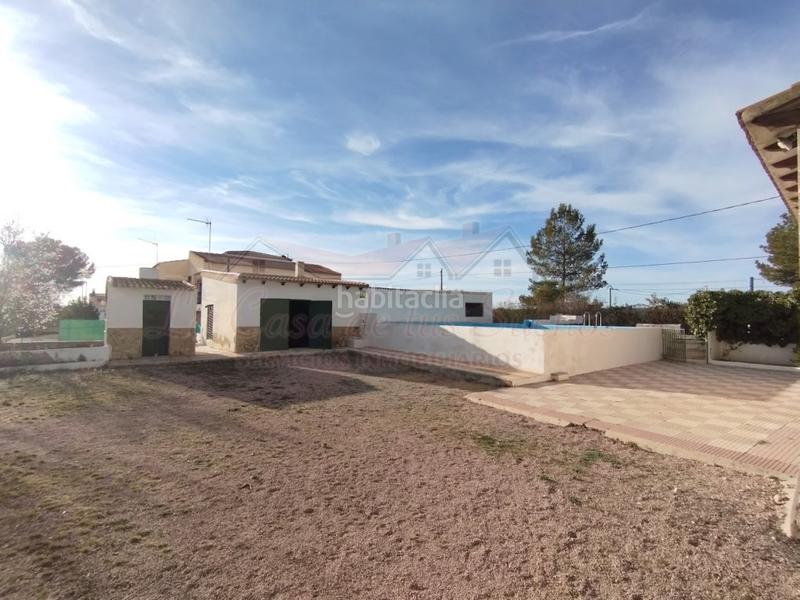 Foto 84cbfc84-e157-4e2a-a946-3280fc17a53c. Bauernhof in Sax