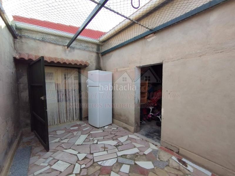 Foto c5620b0a-d3ca-4360-b725-26cc4a5750f7. Bauernhof in Sax