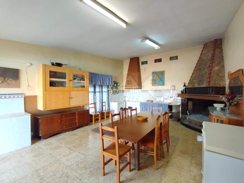 Foto dd214b36-cddd-4a78-bff1-6e1e94fe1337. Bauernhof in Sax