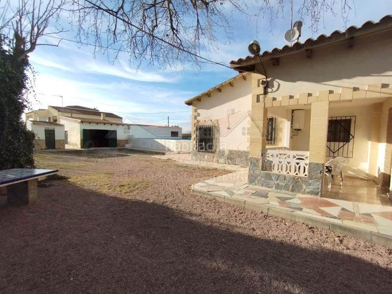 Foto e2255fd1-2591-46b4-9995-0944bc9f1b7d. Bauernhof in Sax