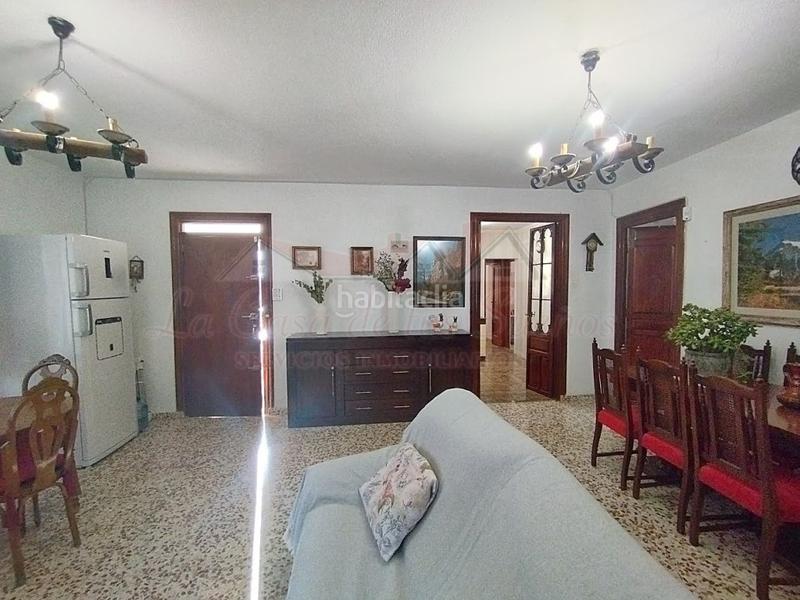 Foto eacf871b-f16c-41d1-a8fd-375d5224774d. Bauernhof in Sax