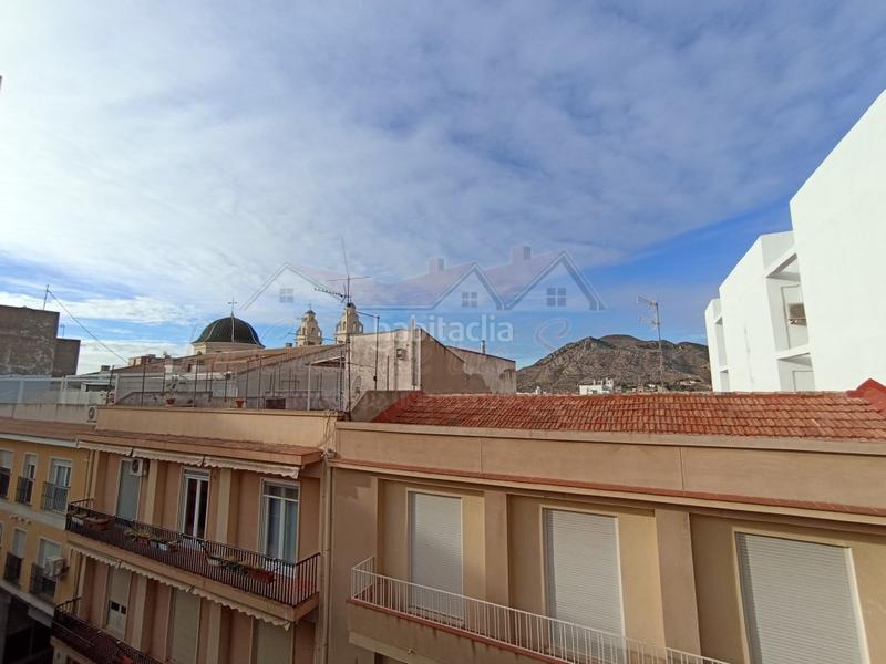 Foto 08abe43c-7453-4b6a-9370-23321c8317ba. Duplex avec parking dans Centro Elda