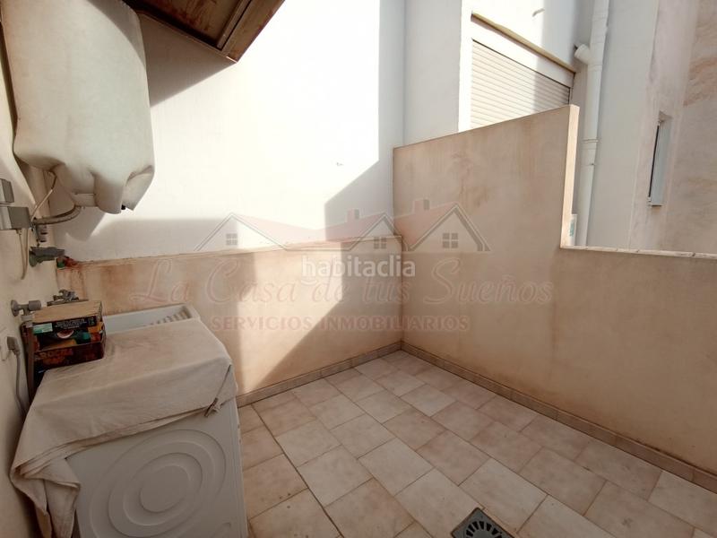 Foto 4e81be15-9305-487f-aa8a-e2f9e34f6b4c. Duplex avec parking dans Centro Elda