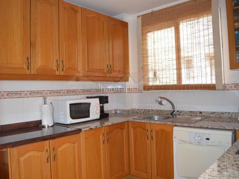 Foto 8ba3749f-c5e0-4f5c-96bf-6b444315c42f. Duplex avec parking dans Centro Elda