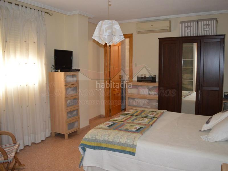 Foto a8f42316-2371-46da-8ea1-45da5f58ac31. Duplex avec parking dans Centro Elda