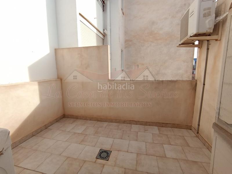 Foto bab9cb90-0ffd-4820-9a34-7b239e80784c. Duplex avec parking dans Centro Elda