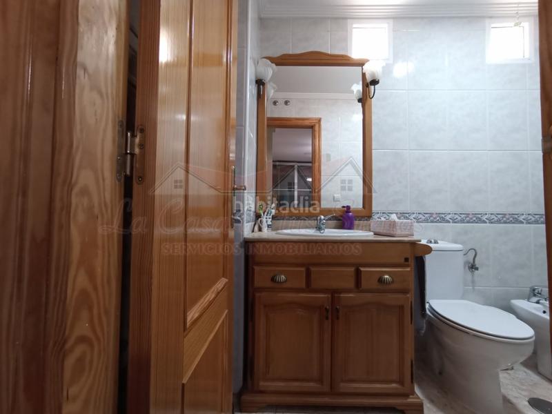 Foto bded24d1-c7d8-4b42-8ce3-87de83708961. Duplex avec parking dans Centro Elda