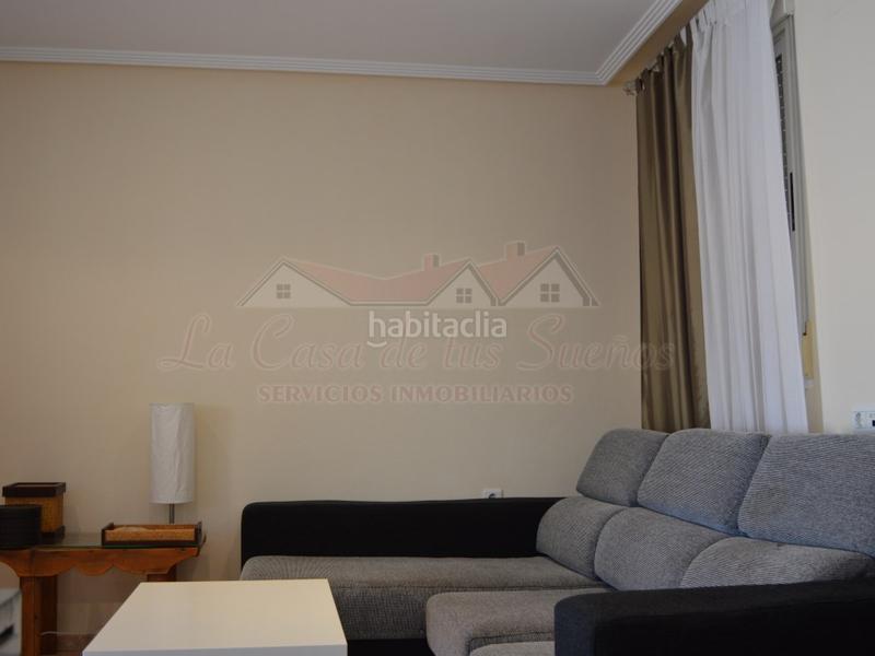 Foto cb6900fd-b3c3-45b5-bacb-190d59336345. Duplex avec parking dans Centro Elda