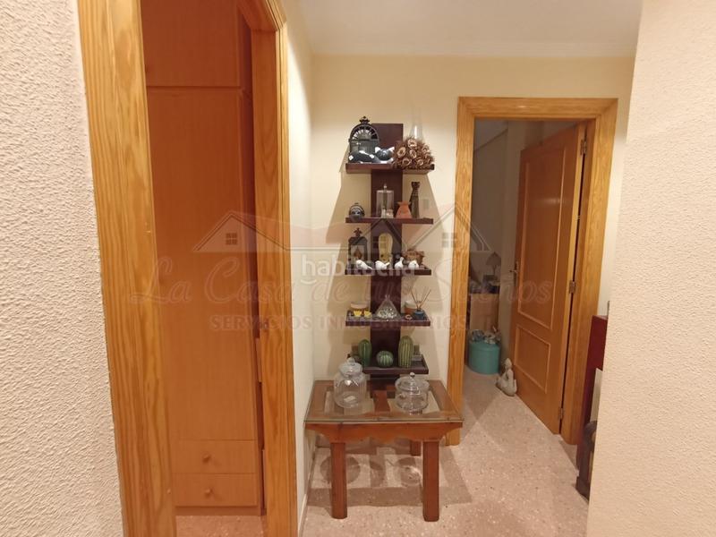 Foto cfaa665b-6064-4fe8-a098-cb4e05561967. Duplex avec parking dans Centro Elda