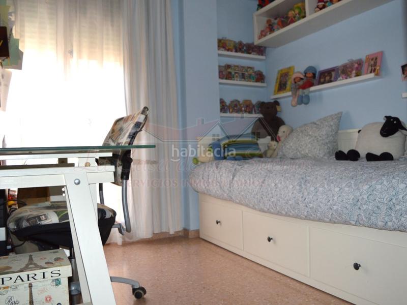 Foto f92078f7-0876-4223-9028-42b2a38e90af. Duplex avec parking dans Centro Elda