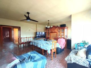 Appartement à Sax. Amplio piso en sax con 4 hab sin ascensor