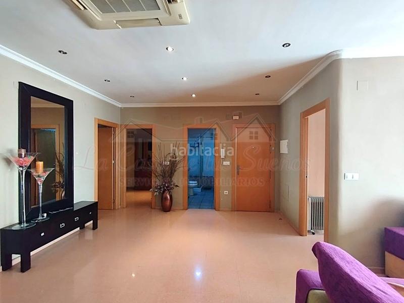 Foto bdb79377-74c2-4129-b8dd-4d830d67b46f. Piso magnifico piso sin ascensor con terraza privada en Elda