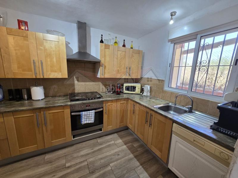 Foto 0c82bbfd-dfc1-42b8-af32-f7654638d736. Haus mit heizung pool in Sax