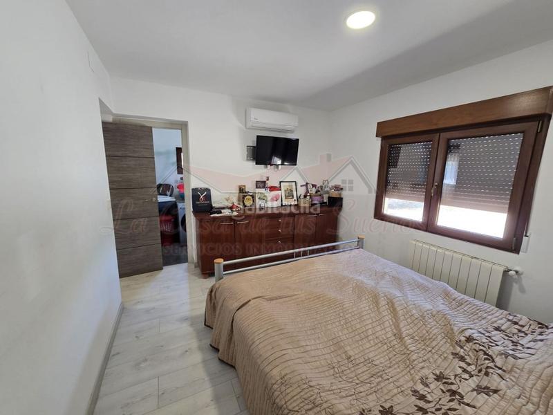 Foto 562bc32d-e54b-40e2-89cc-c97ed8286c63. Haus mit heizung pool in Sax