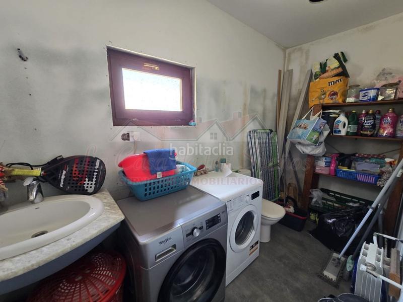 Foto d4bba75b-a261-4d2e-8379-287cb0423128. Haus mit heizung pool in Sax