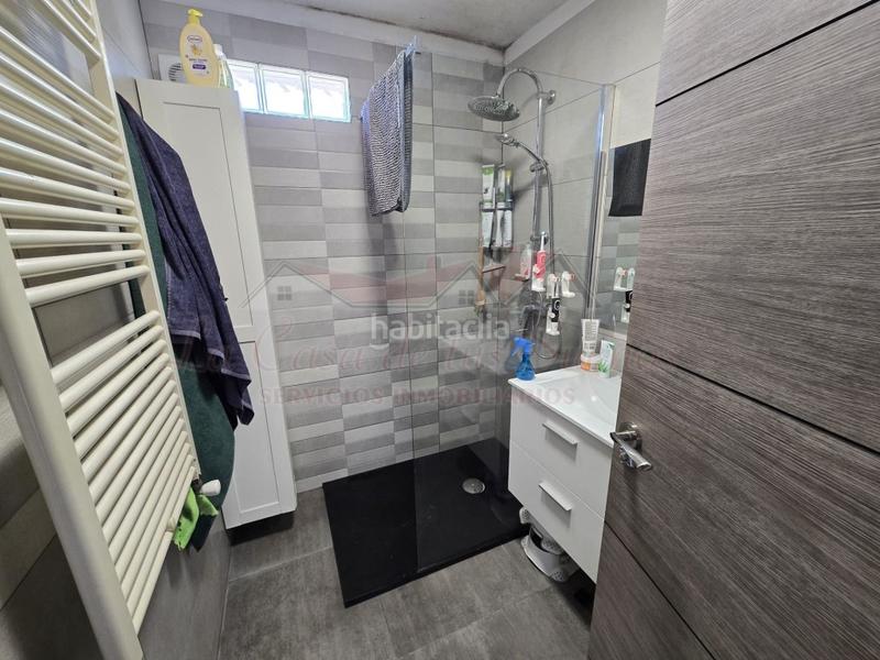 Foto f224796e-4c14-4155-93ea-ee62689d9634. Haus mit heizung pool in Sax