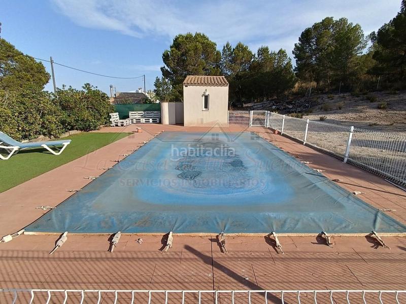 Foto 49be7cbb-41fa-4c85-a826-c2ae48f36cf2. Casa amb aparcament piscina a Yecla
