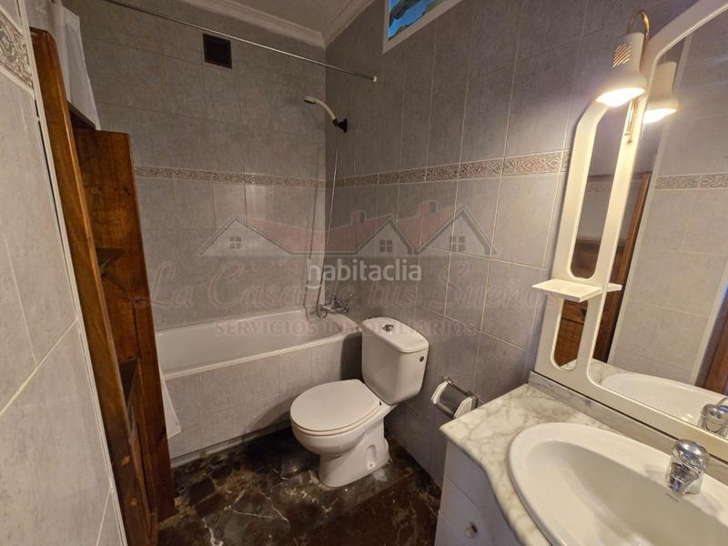 Foto d9fc58d6-f527-430e-883d-4eca34d0f48f. Casa adosada pareado 4 habitaciones venta en Sax