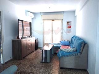 Pis a Sax. Piso de 4 habitaciones para reformar
