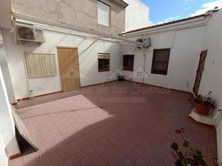 Maison à Sax. Casa en sax con patio y terraza