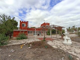Bauernhof  Poligono poligono 5. Campo en sax para reformar