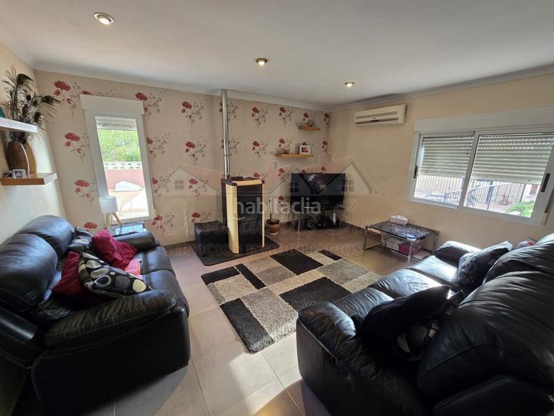 Foto 54b48cc1-f956-478e-9366-5ff23526b69a. Casa con piscina in Sax