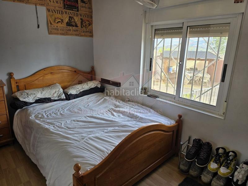 Foto a249c3c4-67fb-4b85-89f4-8caedc2a07d6. Casa con piscina in Sax