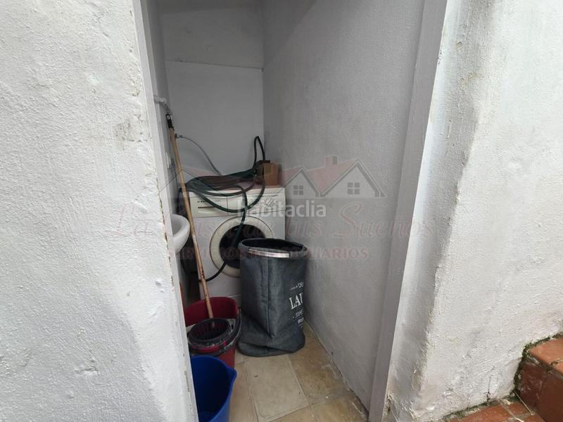 Foto a68905d0-04a1-4d94-9a5c-04294f70781f. Casa adossada amb piscina a Sax