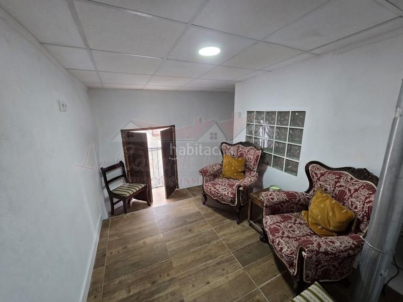 Foto d2a30e1c-bf13-4eb7-a3e3-bf3a65194d4e. Casa adossada amb piscina a Sax