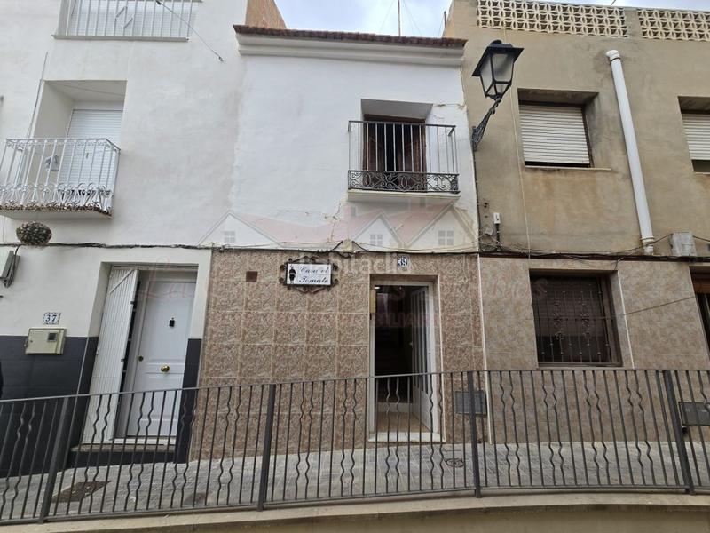 Foto dc7b4139-9b28-4c6f-ad57-65e5fa25a157. Casa adossada amb piscina a Sax