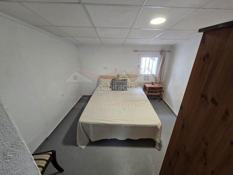 Foto ed4fc8eb-7cf1-4d48-a65f-6b074ac8f35e. Casa adossada amb piscina a Sax