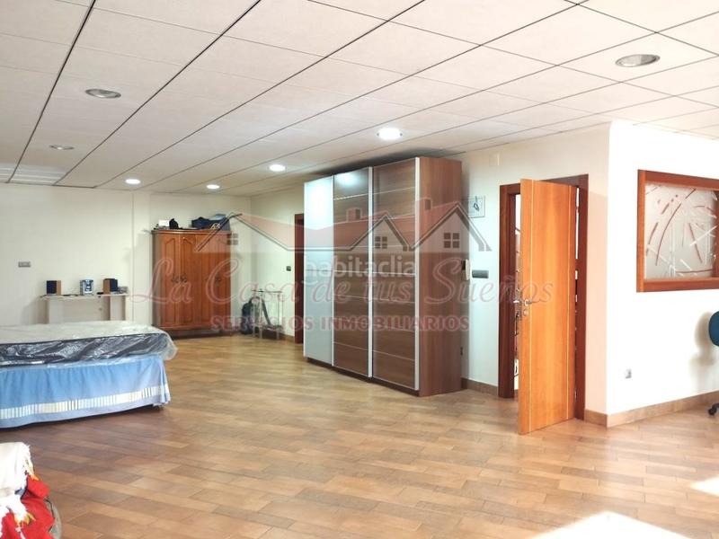 Foto 2bfcda6f-e1b3-4b02-83d7-fac68c7a874c. Semi detached house with parking in Campo Alto-Club de Campo Elda