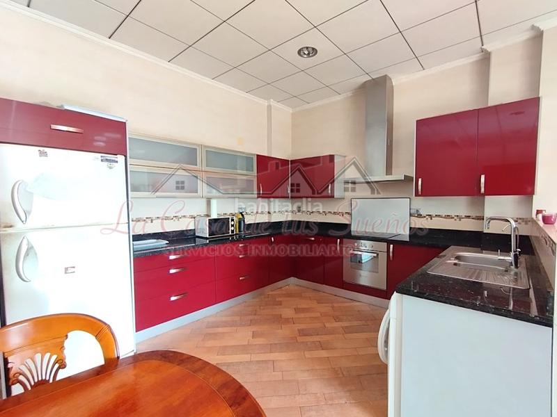 Foto c6d4c2a0-d214-4686-a507-adfd823e50d8. Semi detached house with parking in Campo Alto-Club de Campo Elda