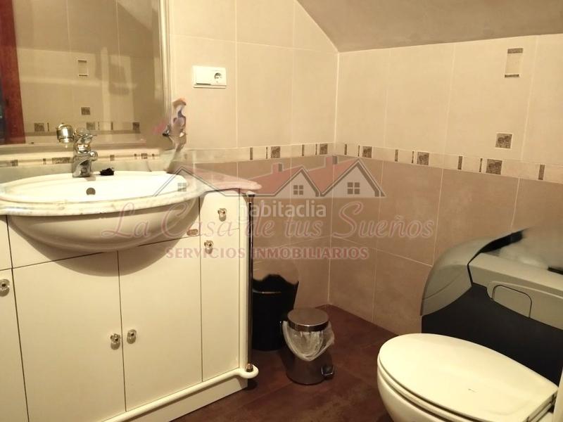 Foto d27c82de-2b03-4d09-80e1-409a48bf43a5. Semi detached house with parking in Campo Alto-Club de Campo Elda