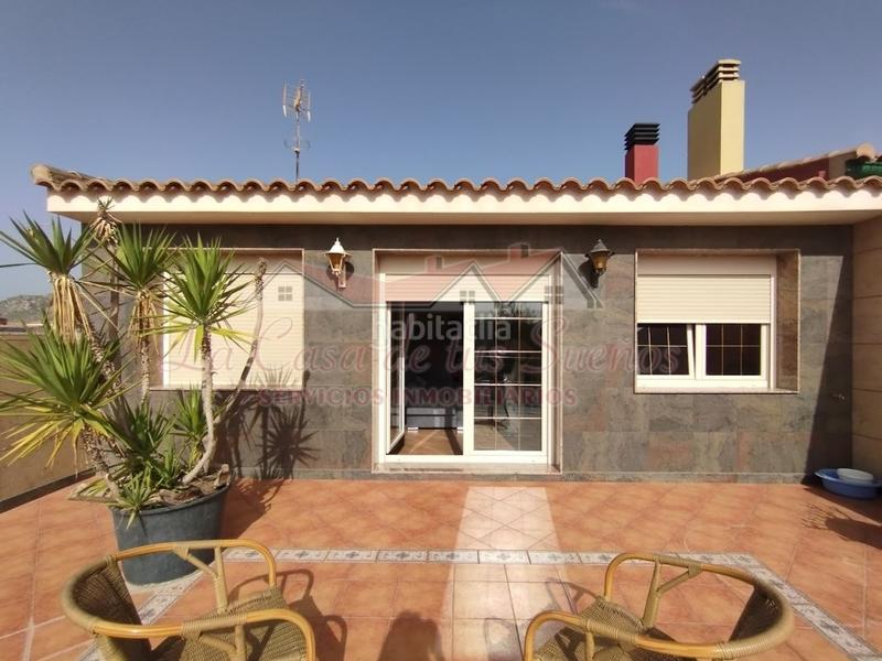 Foto fec48a44-fe8b-41fe-93fb-8c0b2cc62886. Semi detached house with parking in Campo Alto-Club de Campo Elda
