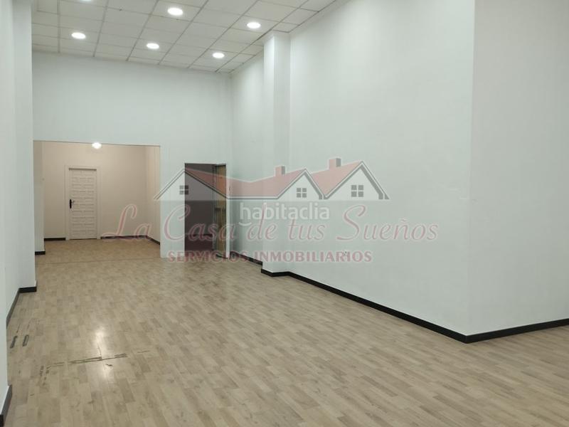 Foto bf52c2a1-0d78-4cc6-8aa5-657221c68858. Geschäftsraum in Sax