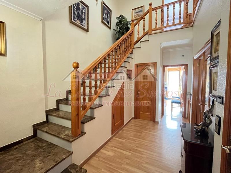 Foto 29459bb6-2da0-4d04-bf4b-7d6656886e61. Casa a schiera con parcheggio in Sax