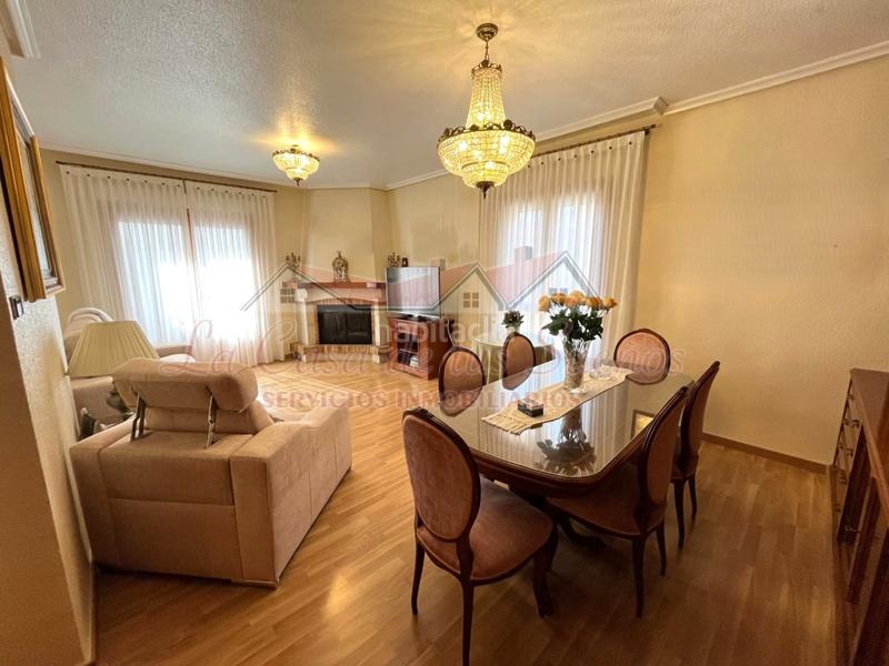 Foto e130ba25-89cf-48d0-a8bf-7673e64413cf. Casa a schiera con parcheggio in Sax