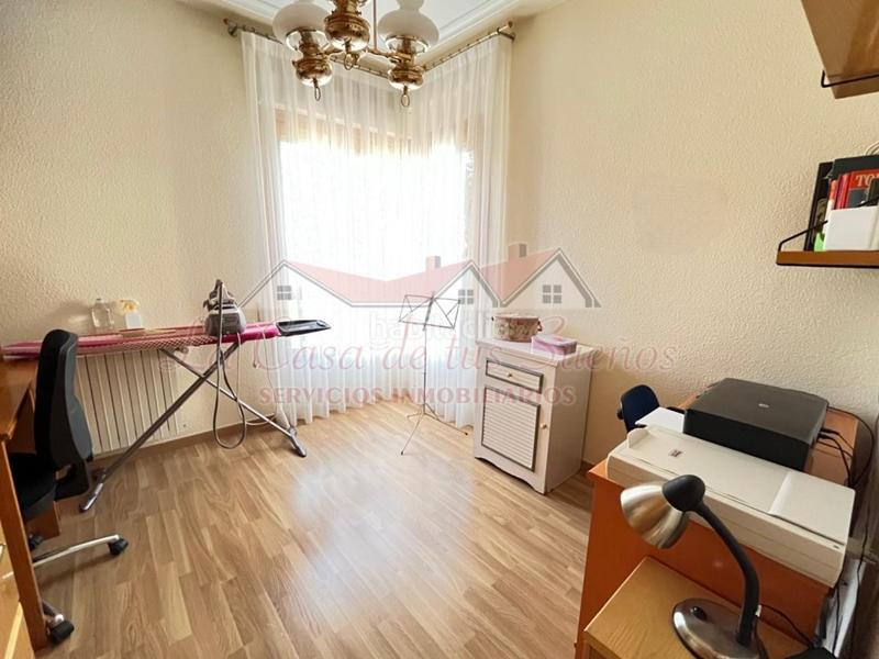 Foto f043e07e-44d3-4779-8df2-d21894c85642. Casa a schiera con parcheggio in Sax