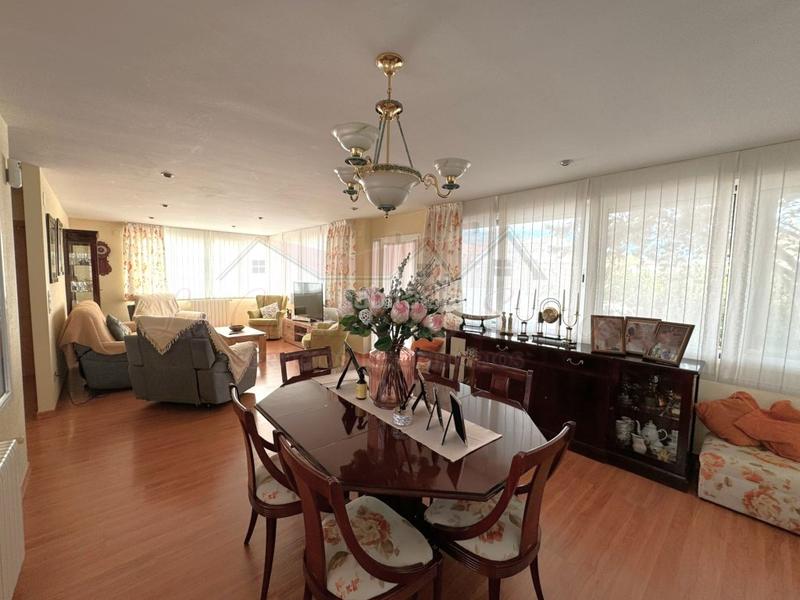 Foto 0bb8ad7d-5ad7-453d-8ffc-690181017713. Casa con parcheggio in Sax