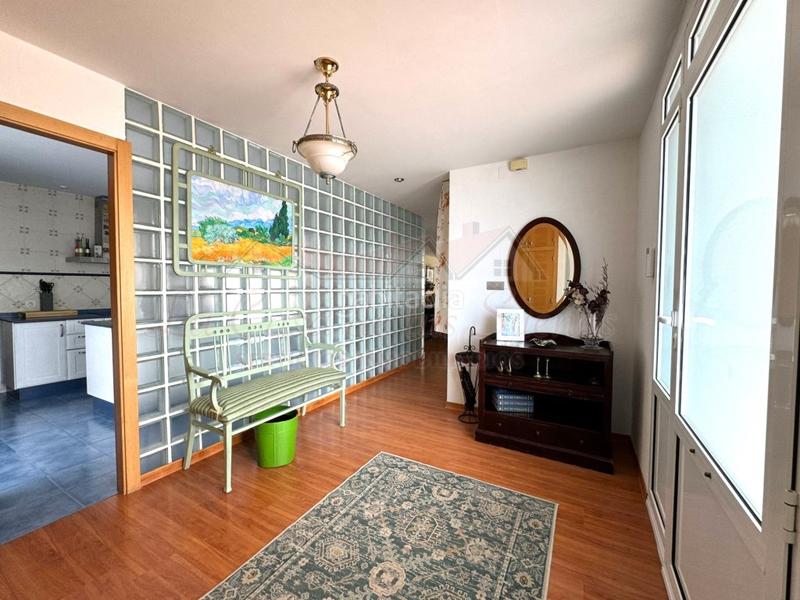 Foto 673e7176-e6ac-4ff0-8b3d-bd3b5ebba895. Casa con parcheggio in Sax