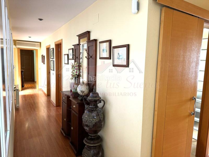 Foto b1a1127b-9bc7-4b41-a493-765b4d76da53. Casa con parcheggio in Sax